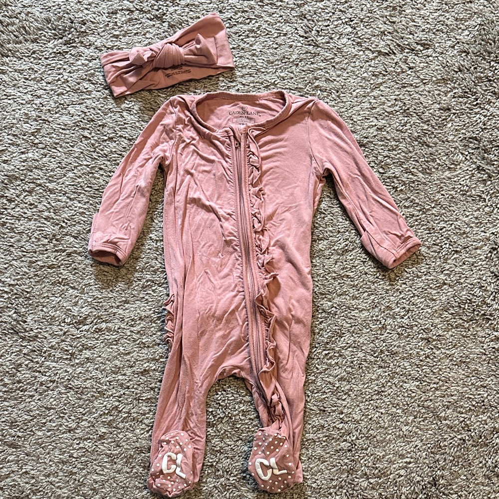 0-3mo Caden Lane Dusty Rose Ruffle Footie & Headband